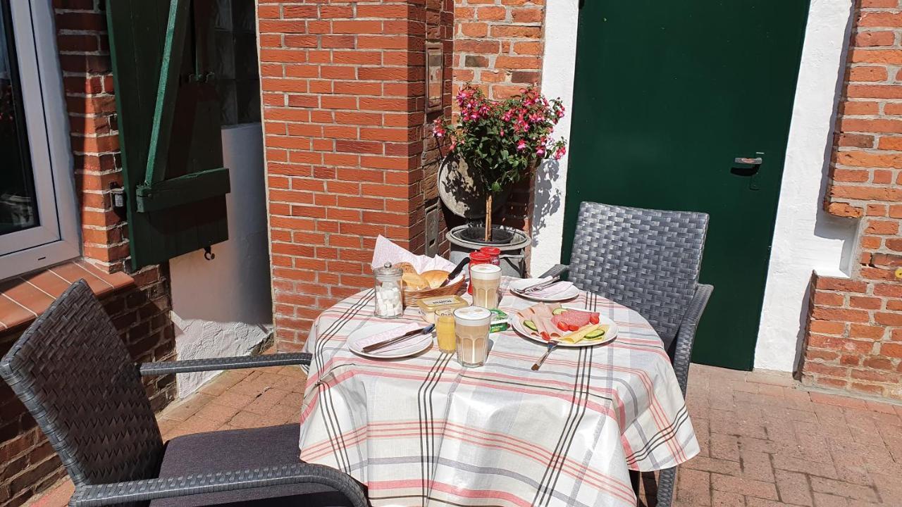 Fewo-Butze 2 Mit Terrasse Dornumersiel Kültér fotó